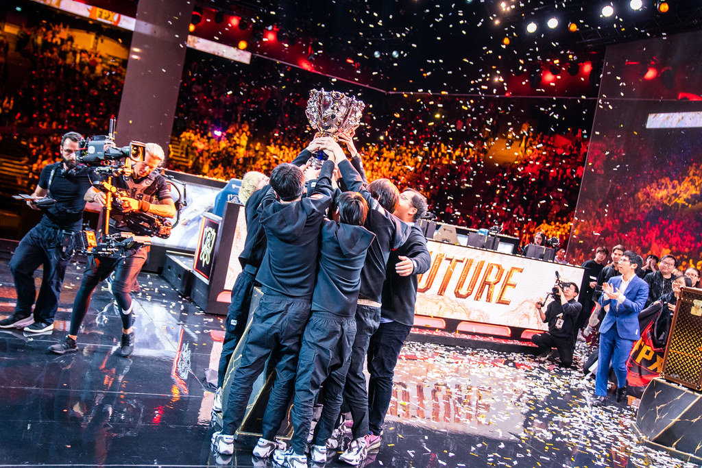 LPL赛区全球总决赛前景堪忧：AL不敌WE引发LCK碾压担忧，香克斯道歉难平众怒